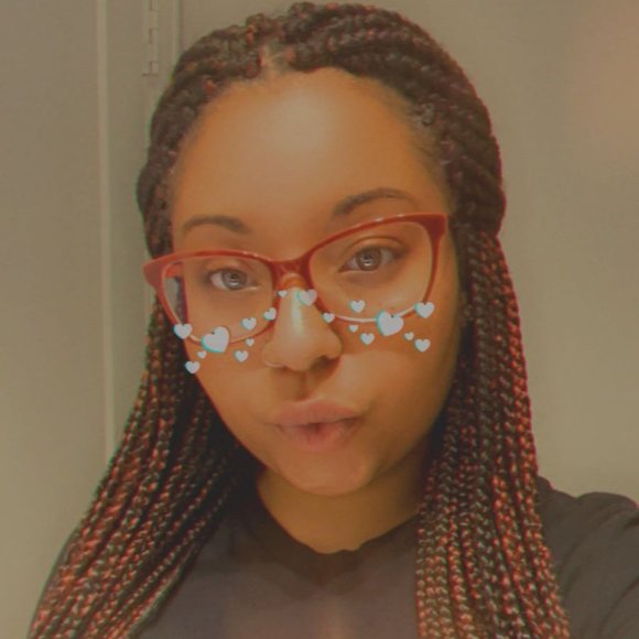 Meet your Posher, Danielle - Picture 2 of 2